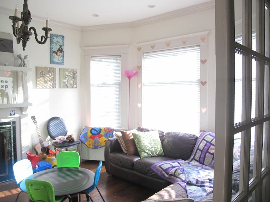 This beutiful Vancouver heritage house is over 100 years old. It comes with cute accents like French doors, antique doorknobs, faux fireplace, etc.