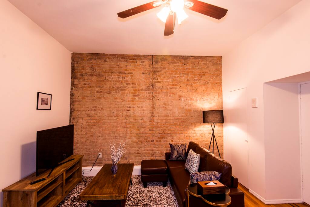 Spacious living room with TV, Netflix and other entertainment
