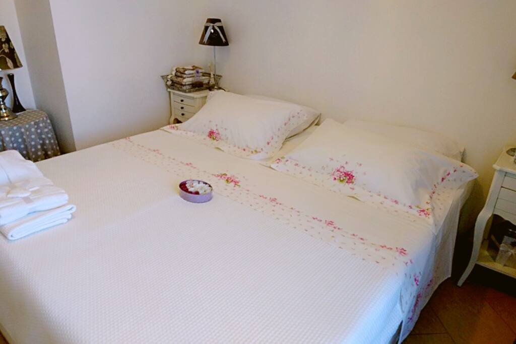 Queen Size Bedroom // Комната с Двухспальной кроватью