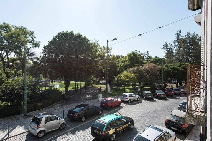 Central Lisbon 5-Bedroom Apartment Near Baixa gallery image 5