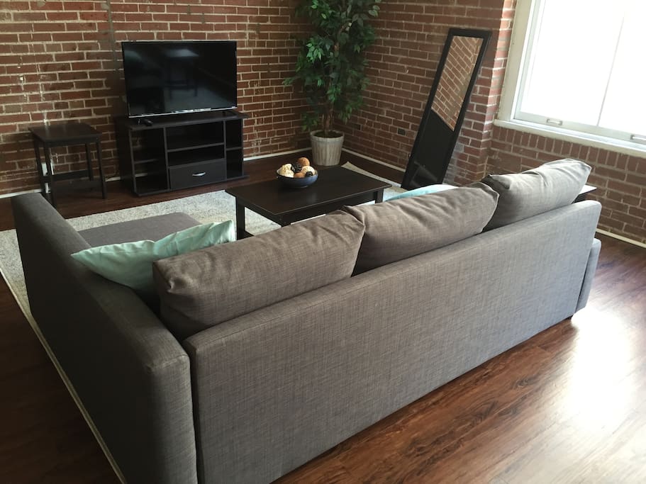 'Living room corner' of the studio to relax and chill out...that's a sofa bed sleeper (Queen)
