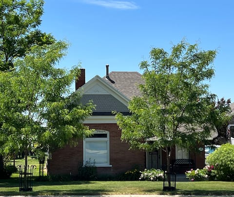 Little Farmhouse in the City - 10 min. from SLC