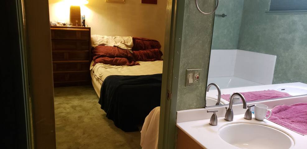 cheerful villa in the oakland hills bayarea view gallery image 3