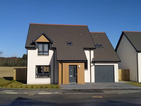 Càirdeil House, 8 Allan Gardens, Dornoch.
