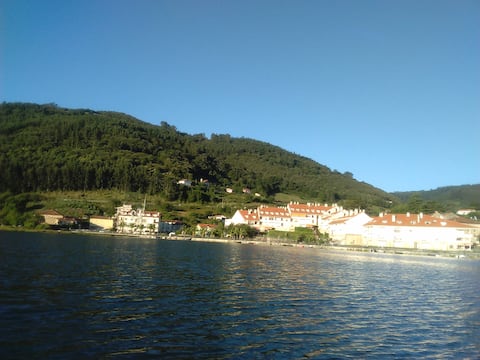 Nice penthouse in an idyllic location 5 minutes away from the beach