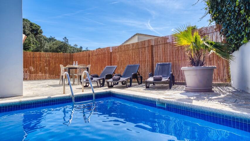 ♥ CostaCabana – Villa Rosa ♥ Walking distance sea! gallery image 5