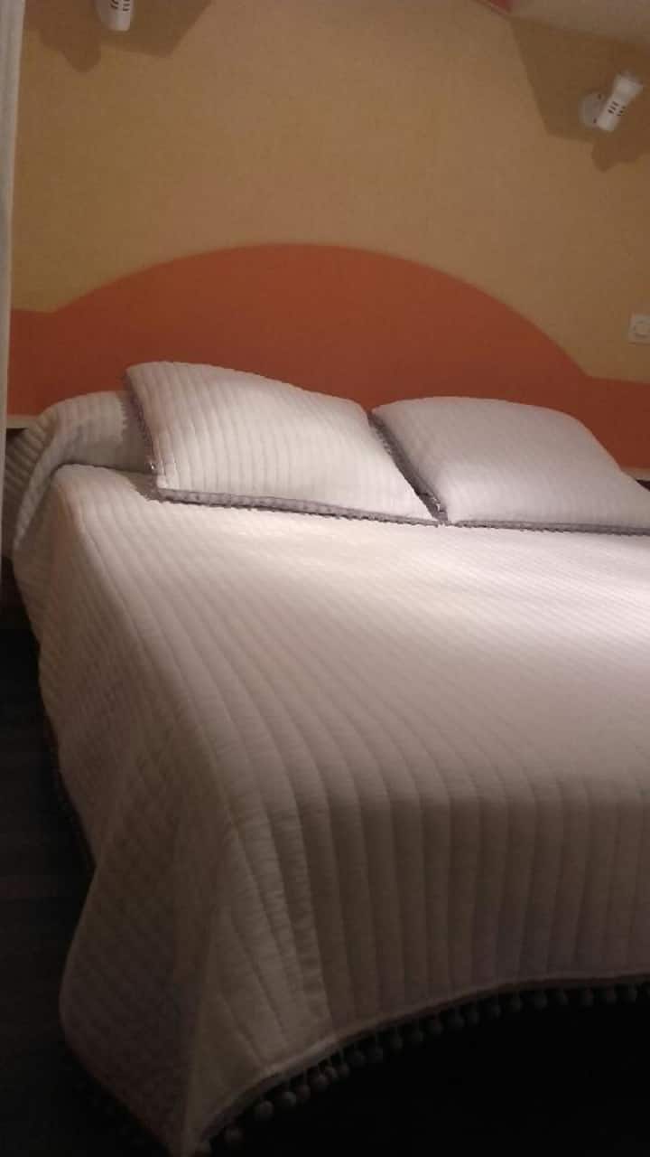 Spálňa 1 manželská posteľ