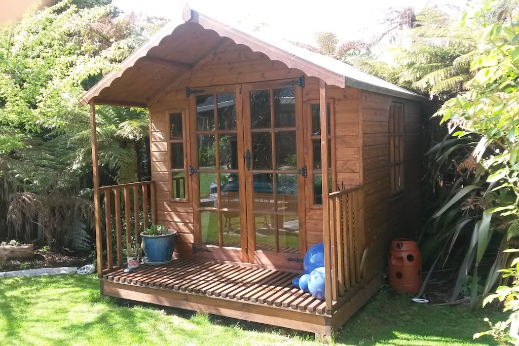 Spa pool chalet adjacent to cottage. Yours to enjoy at your convenience.