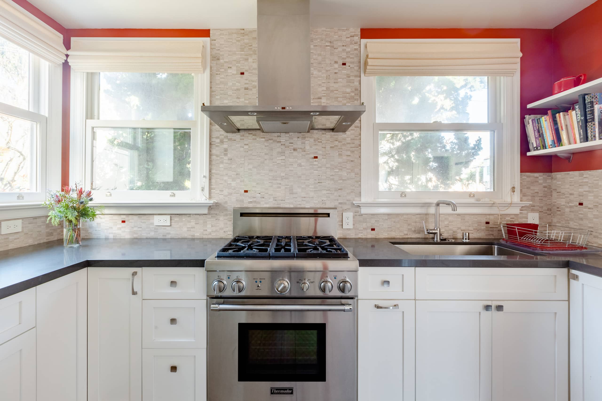 Home in San Francisco · ★4.96 · 2 bedrooms · 2 beds · 1 bath - Image 10