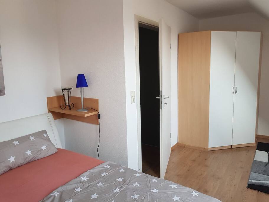 Kleiderschrank