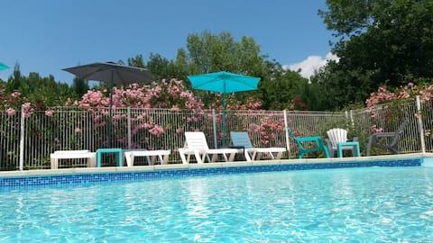 Rent 5 persons "Vogüé".