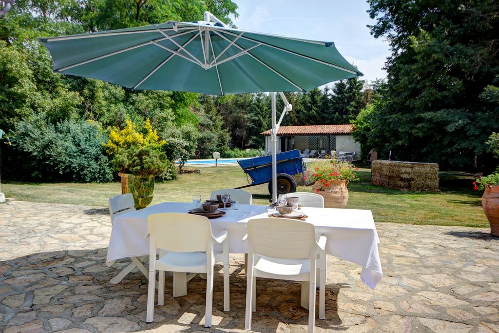 terrasse Sud vue piscine
