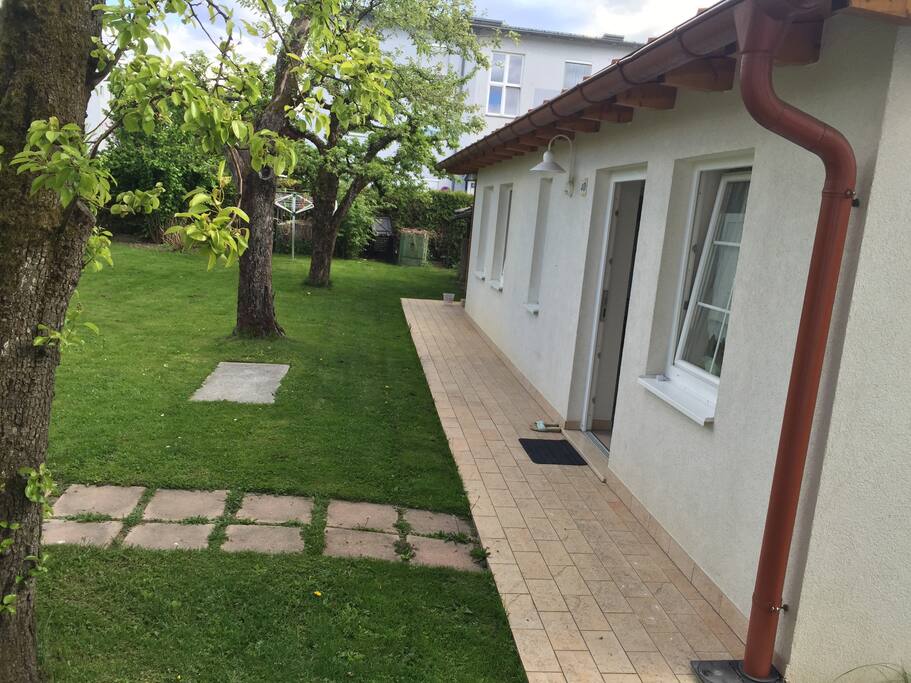 Schöner ruhiger Gartem zum entspannen
Nice Garden for relaxing