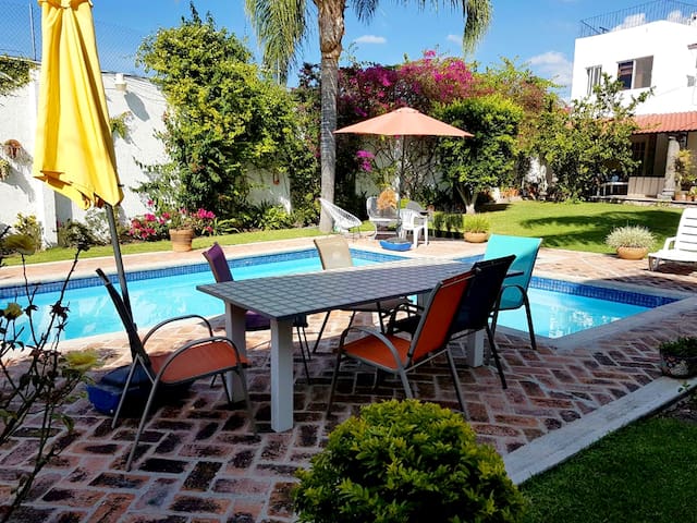 LAS VILLITAS  FLAT WITH P☺☺L, 10 MIN TO CENTER