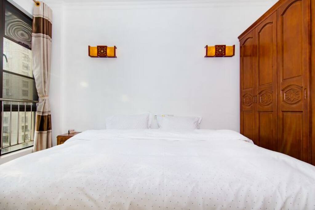 主卧室 Bedroom 1