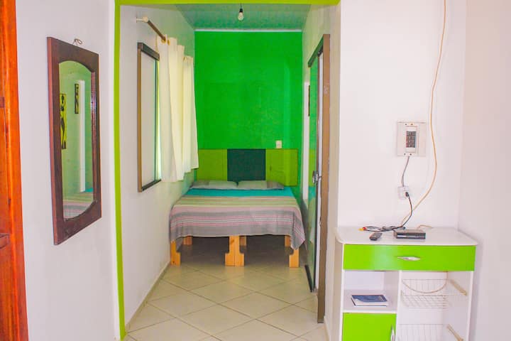 Დამატებითი ორადგილიანი საწოლი დერეფანში