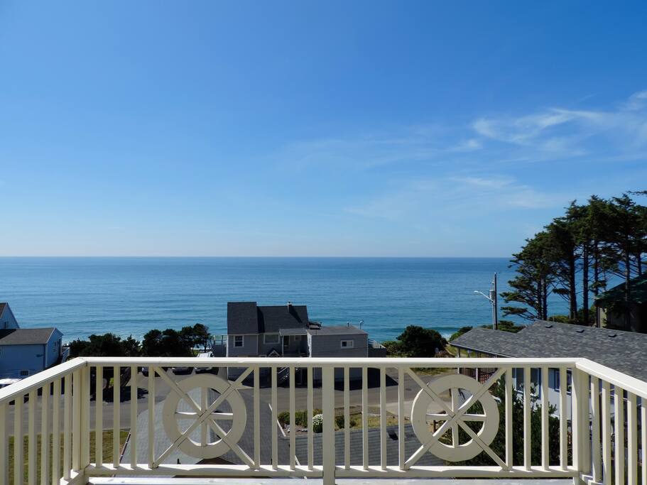 Gorgeous Oceanviews w. HotTub & Olivia Beach Pool - Houses for Rent in