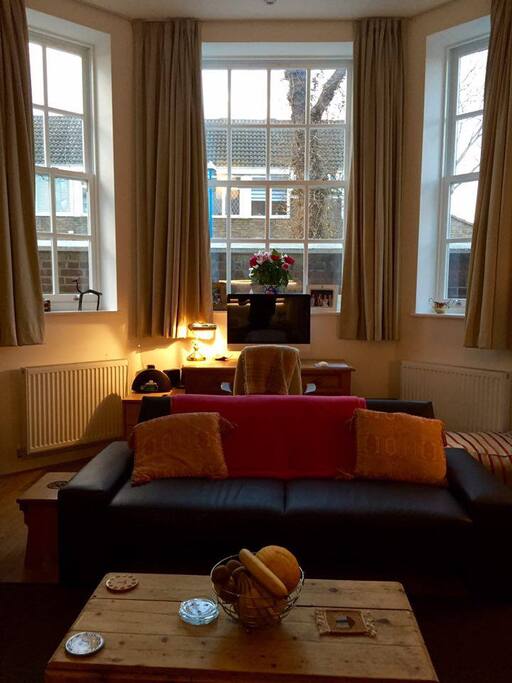 Big bay windows letting lots of light in.