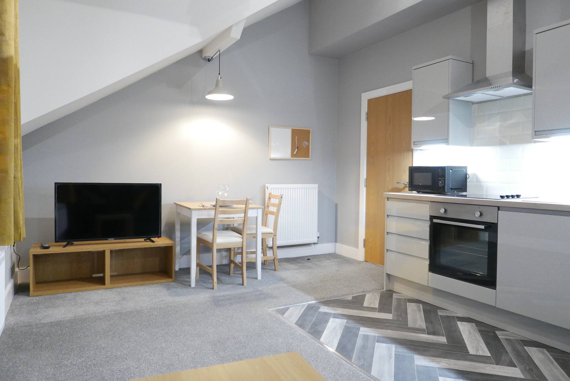 Modern 1 bed apartment on edge of city centre (5)