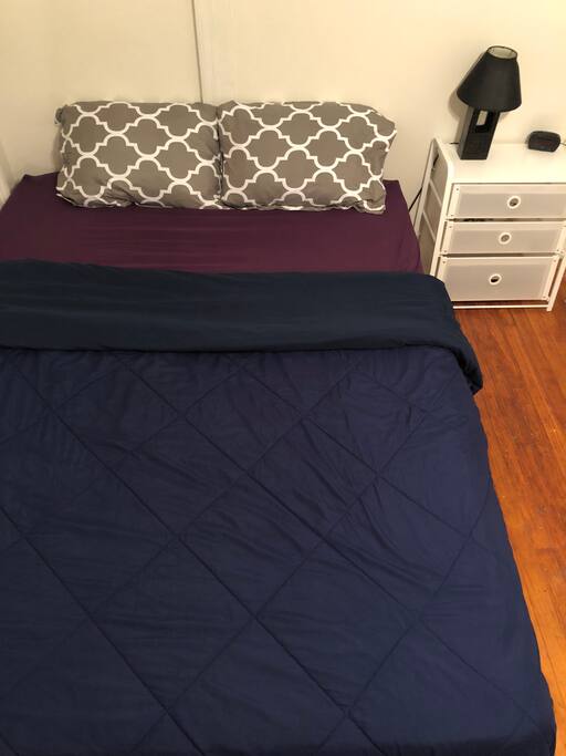 Queen size comfortable bed with memory foam mattress