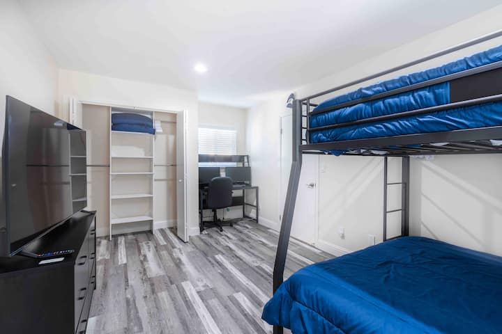 55” Smart TV and Monitor hook ups for Laptop or Gaming Stations