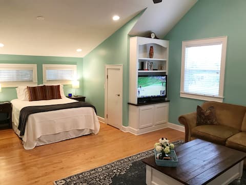 Private Studio Apartment 1 Mile from Ocean