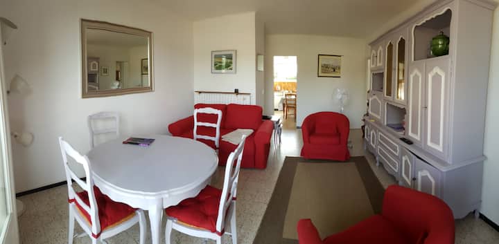 غرفة معيشة وغرفة طعام