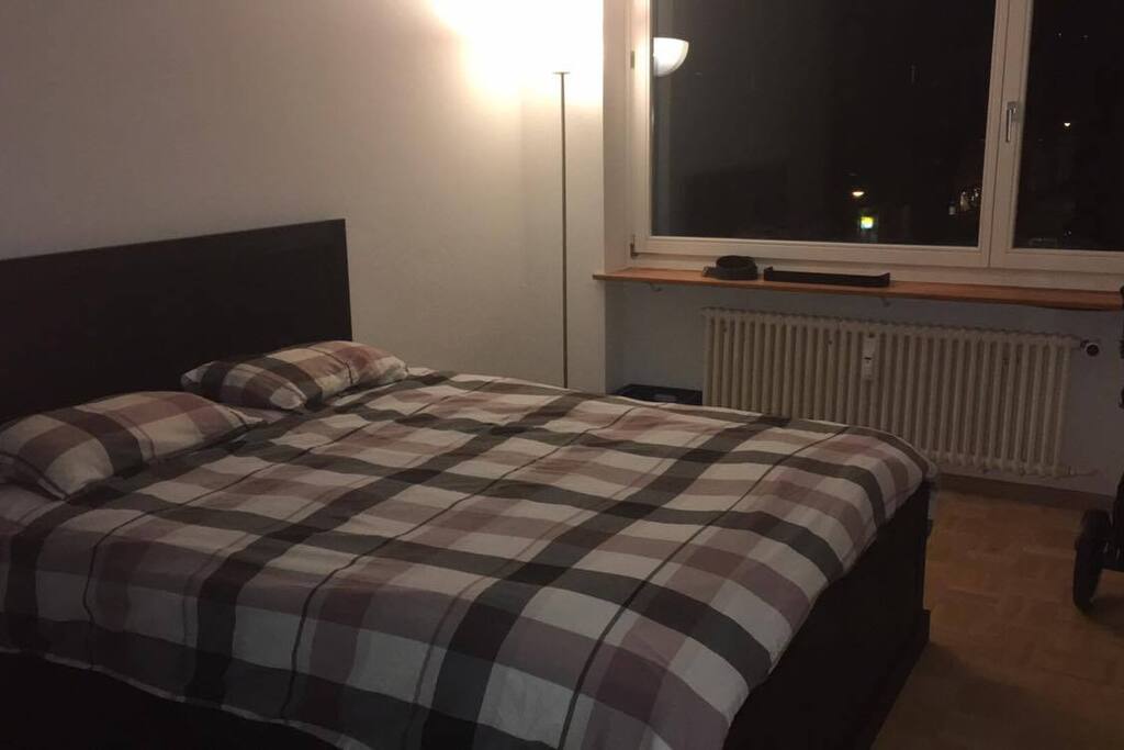 Large BR 2 with 160 bed