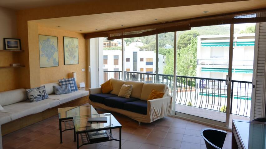 TAMARIU BEACH. Luxurious apartment