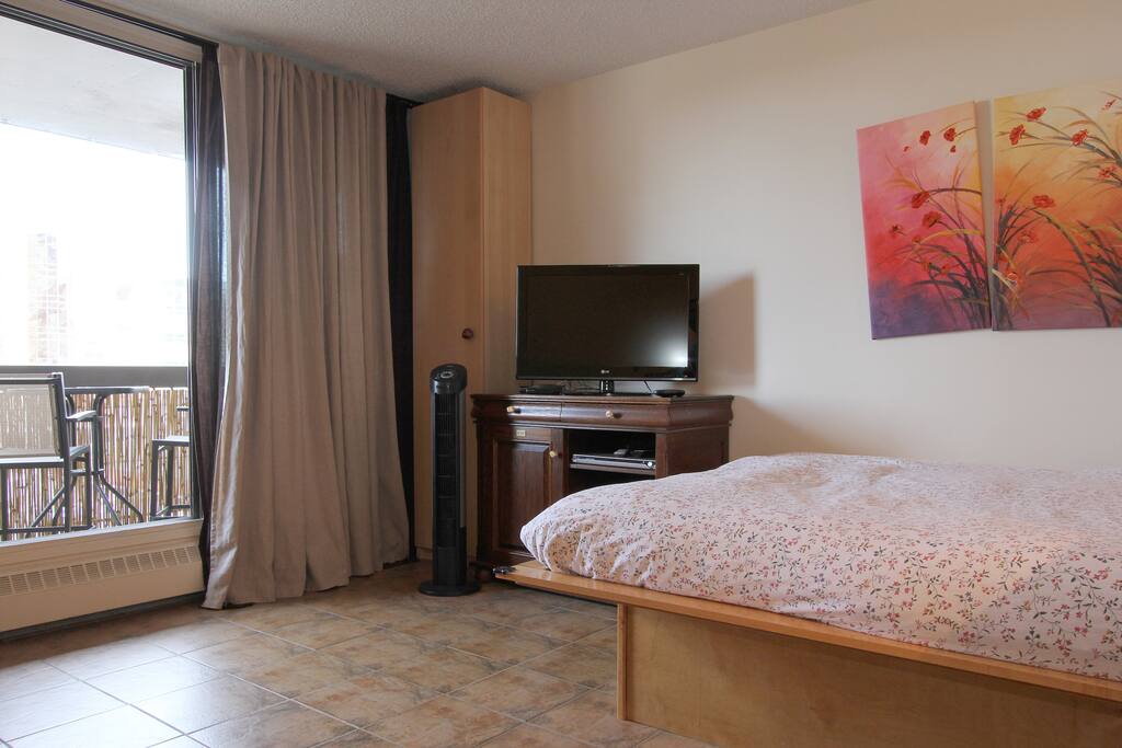 Queen Bed with memory foam mattress