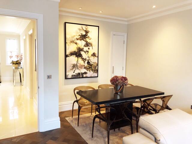 Beautiful modern townhouse in Putney Heath gallery image 4
