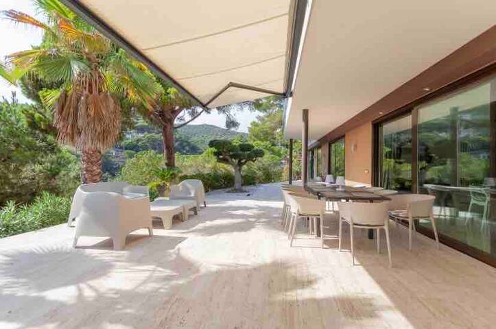 Luxury villa in Tossa, heated pool gallery image 5