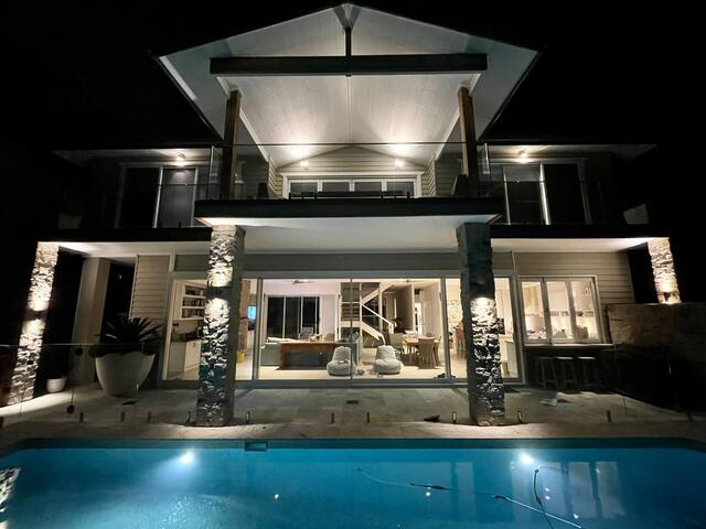 Luxury family resort style Palm Beach Home gallery image 3