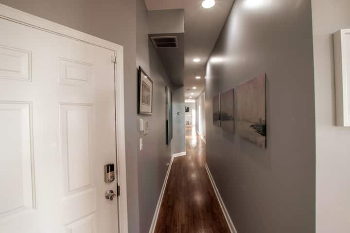 Huge 1700 Sqft 3bd West Loop Penthouse W/ Balcony - Chicago