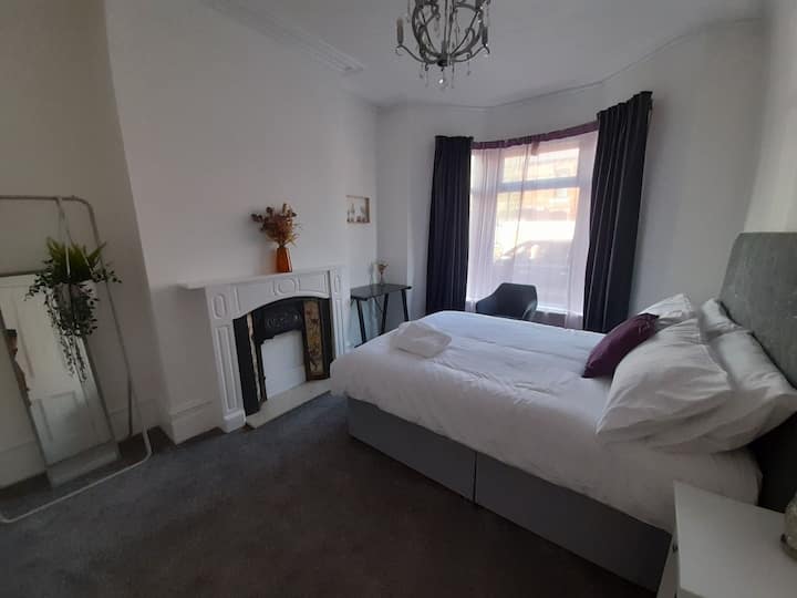 Ნათელი და მსუბუქი - საძინებელი 3 - ორადგილიანი საძინებელი