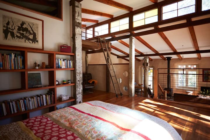 Strawbale cottage set in bush garden