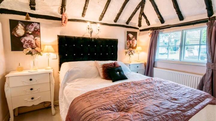 Original beamed 15Th century romantic bedroom 