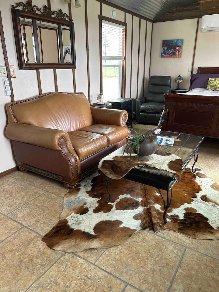 Wild Fox Tx Cabin On Acres,horses&cows, 1 Pet/fee - Fredericksburg, TX