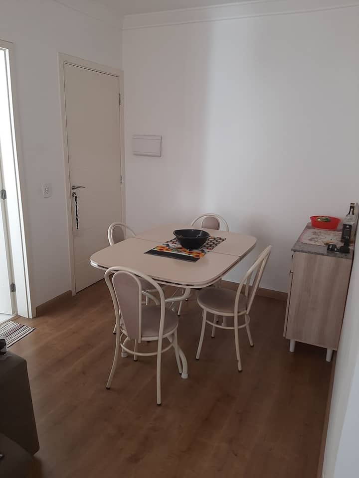 Apartamento 2 quartos, com piscina