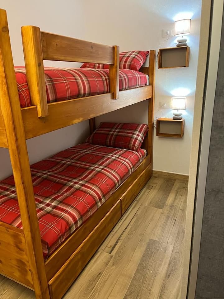 Chumba cha kulala na kitanda cha ghorofa 