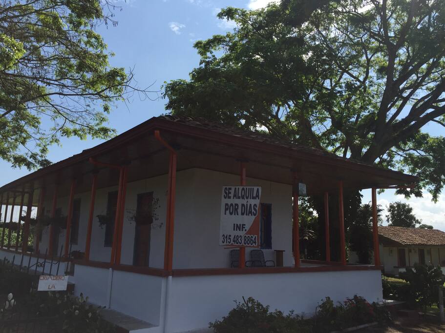 ENTRADA PARQUEADERO