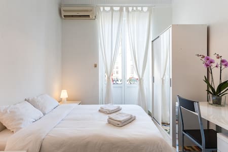 Stylish double room in the city centre & nice view