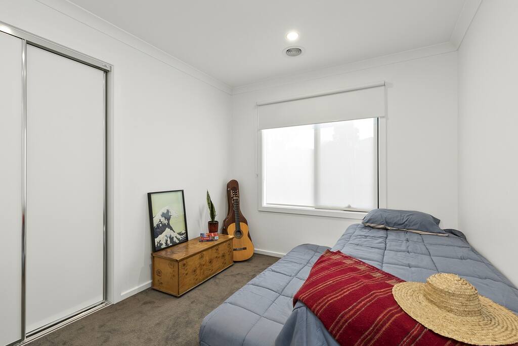 2nd Twin Room (available for an additional $50 per night)