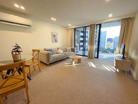 Modern Apartment，Free Parking and Good Location