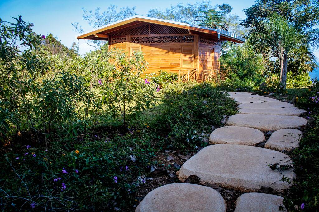 Path to Casita Jungla
