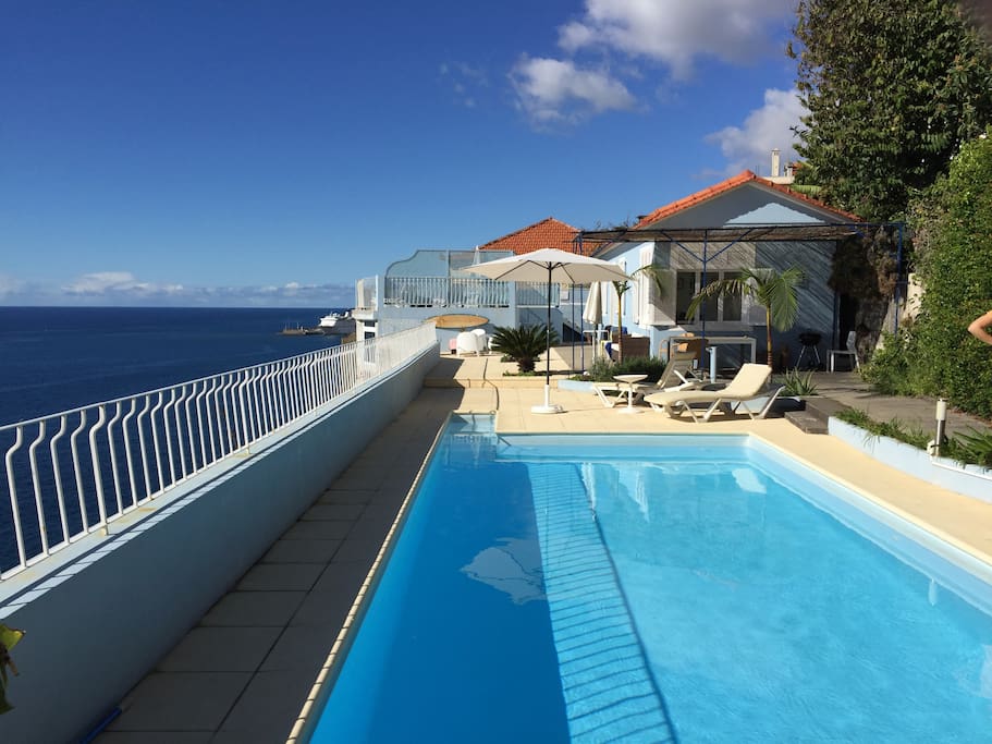Private pool ( you share it only with the Surf Studio)