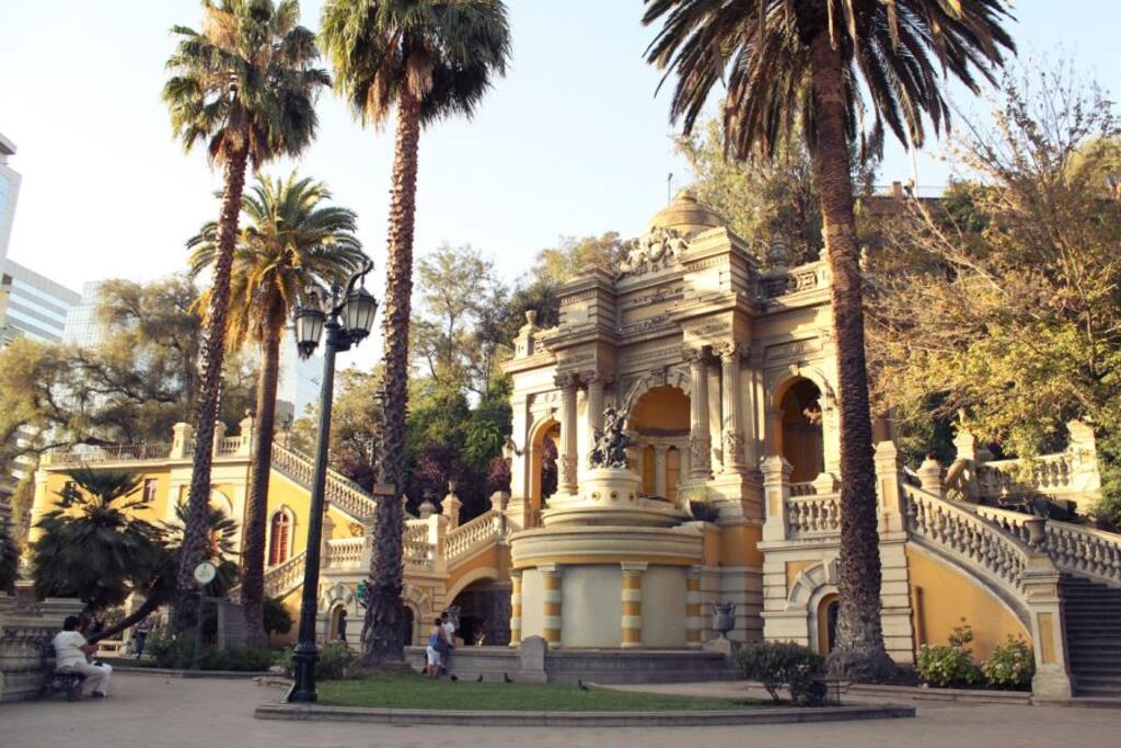 Santa Lucia Hill is 4 blocks away.