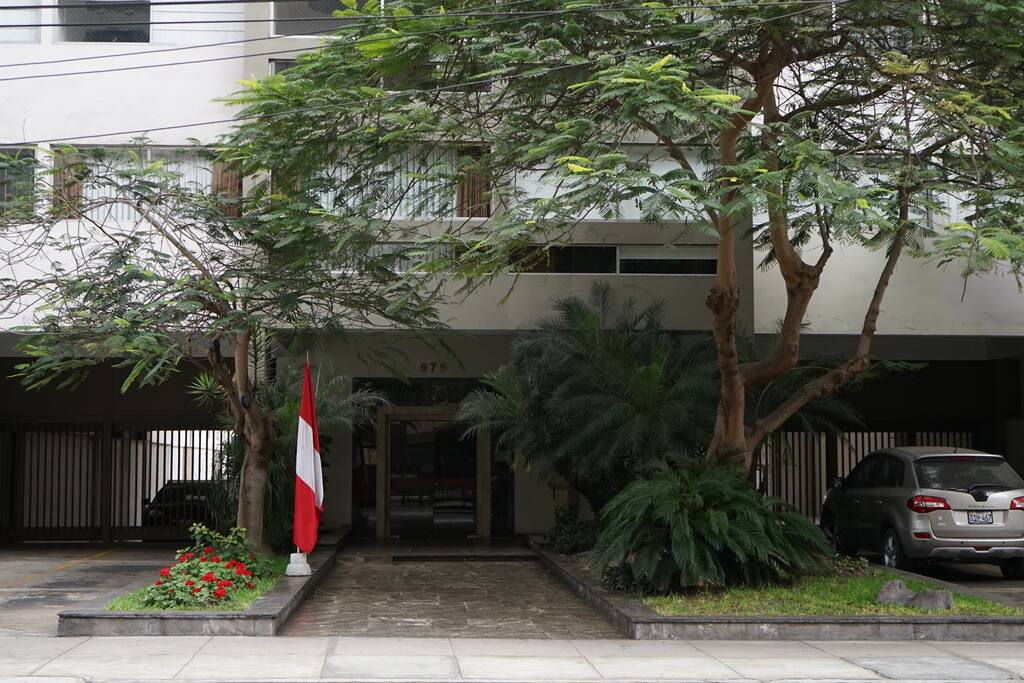 Ingreso al edificio