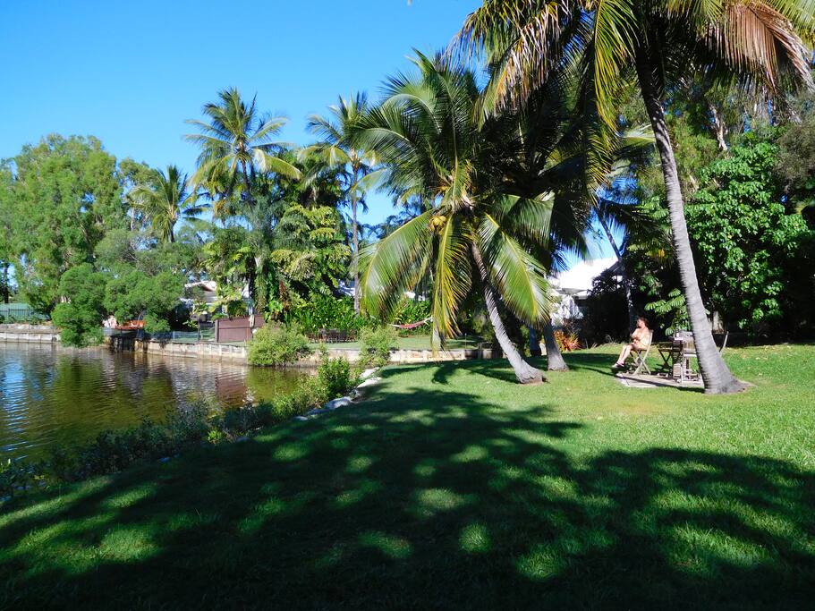 Lakeside front lawn - you can fish from here!