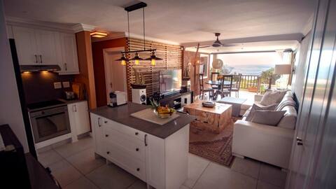4 Dolphin Views Beachfront Apt. with Private Pool